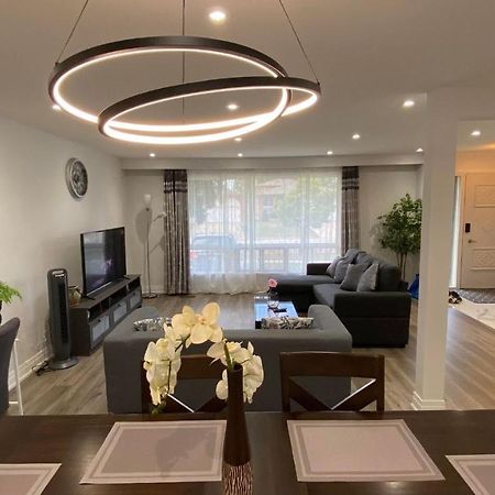 Spectacular 3 Bedroom 2 Wr House - Close To Airport Toronto Exterior foto
