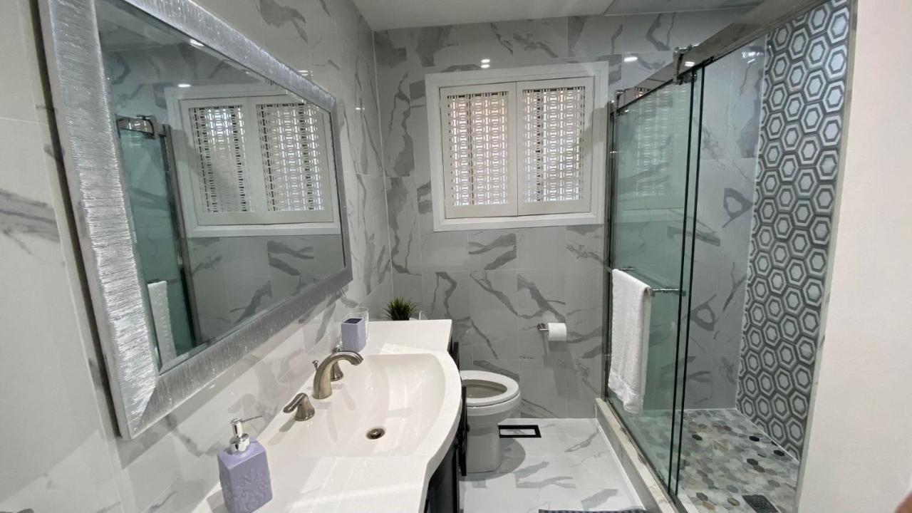 Spectacular 3 Bedroom 2 Wr House - Close To Airport Toronto Exterior foto