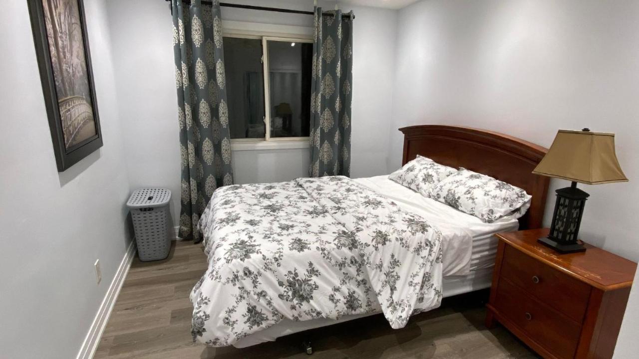 Spectacular 3 Bedroom 2 Wr House - Close To Airport Toronto Exterior foto