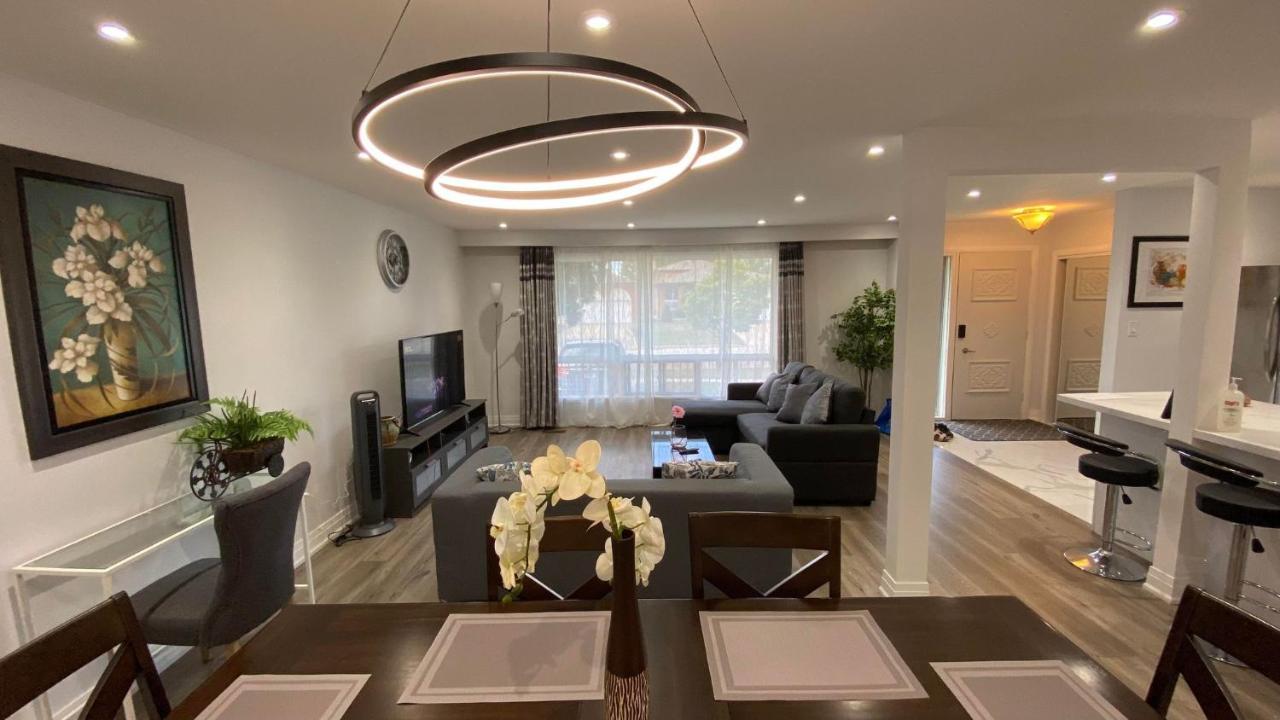 Spectacular 3 Bedroom 2 Wr House - Close To Airport Toronto Exterior foto