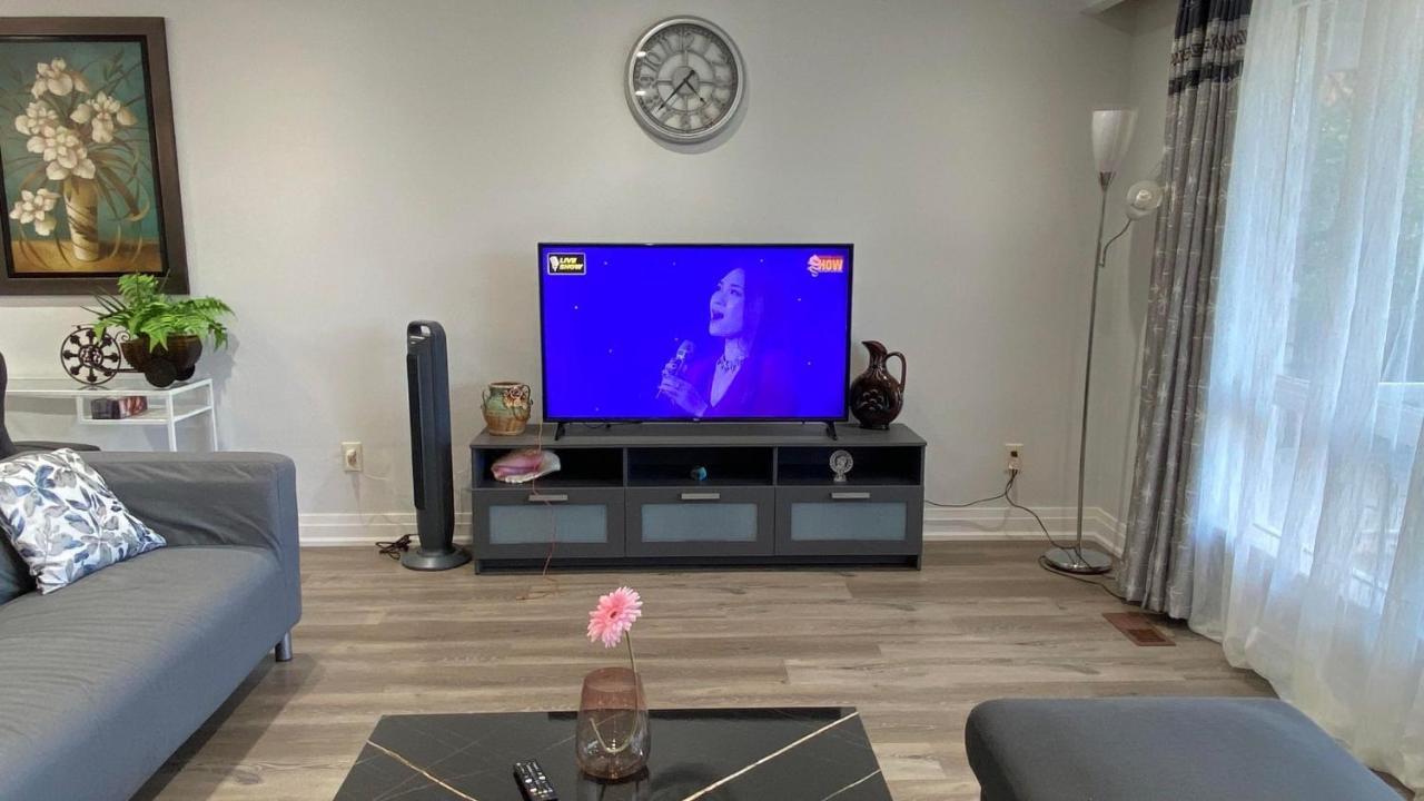 Spectacular 3 Bedroom 2 Wr House - Close To Airport Toronto Exterior foto