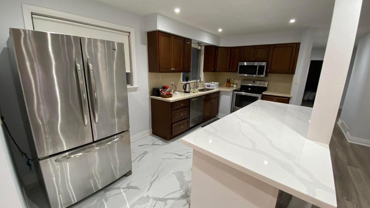 Spectacular 3 Bedroom 2 Wr House - Close To Airport Toronto Exterior foto